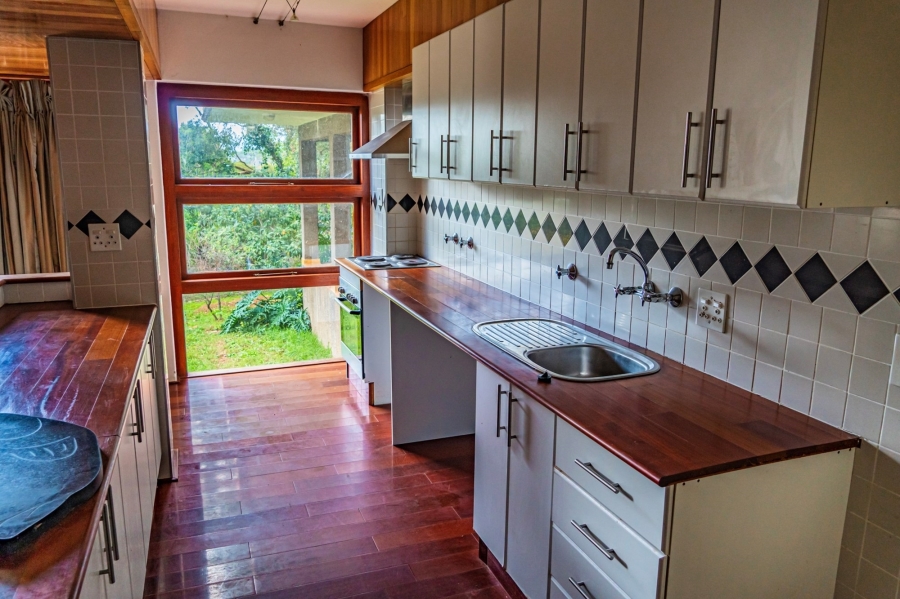 9 Bedroom Property for Sale in Bishopscourt Western Cape